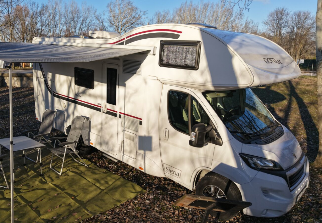 Bérelhető lakóautó: bereljlakoautot.hu