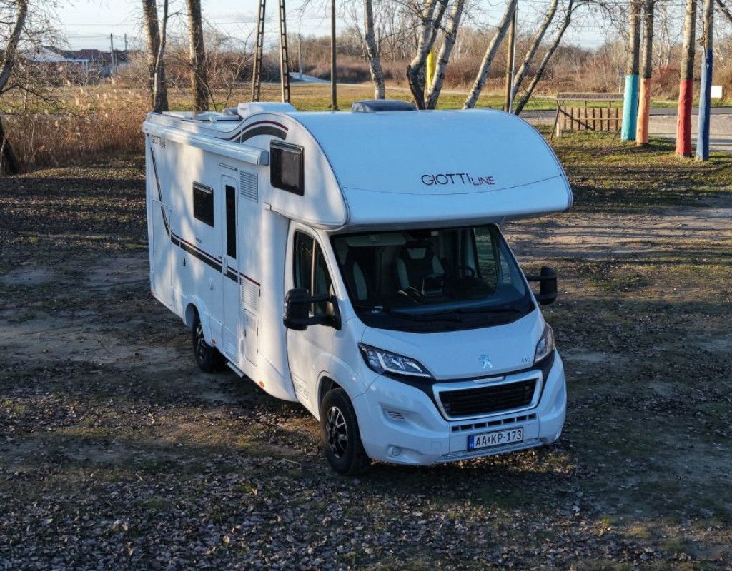 Giottiline SIENA 440 lakóautó. Lakóautó bérlés kedvező feltátelekkl: bereljlakoautot.hu